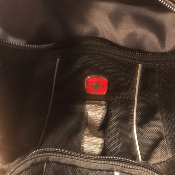 SwissGear laptop backpack - Picture 2 of 7